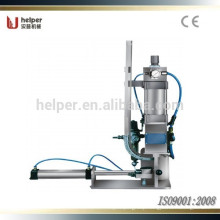 Pneumatic stretching single clipping machine